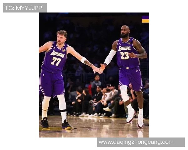 湖人再胜独行侠，詹姆斯表现出色